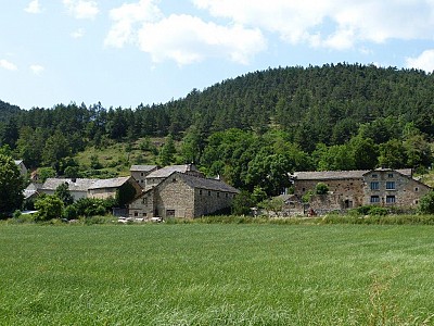 Village des Salelles  les trois fermes historiques